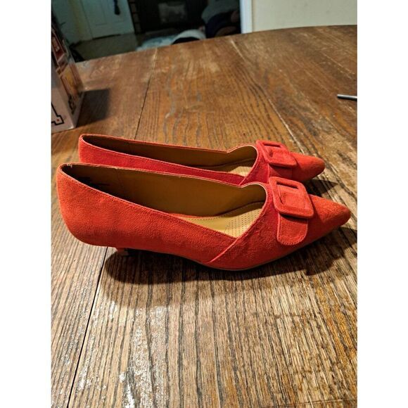 New Comfortview Holland Red Low Kitten Heel Shoes 8.5M Faux Suede Slip-On Dress - Picture 3 of 4